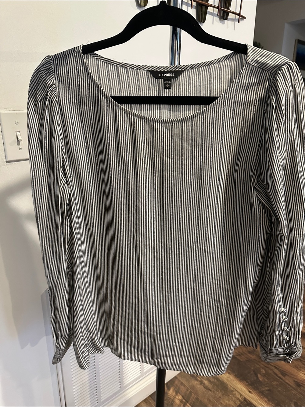 Express Gray & White Striped Long Sleeve Blouse